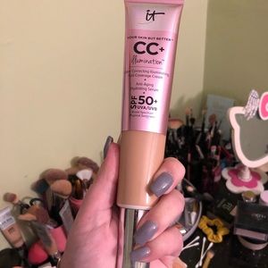 It Cosmetics Illuminating CC cream